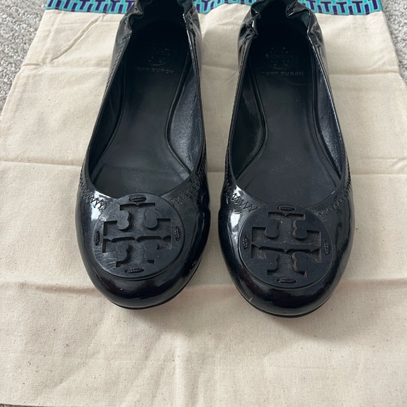 Tory Burch Minnie Travel Patent Leather Ballet Flats - Picture 2 of 4